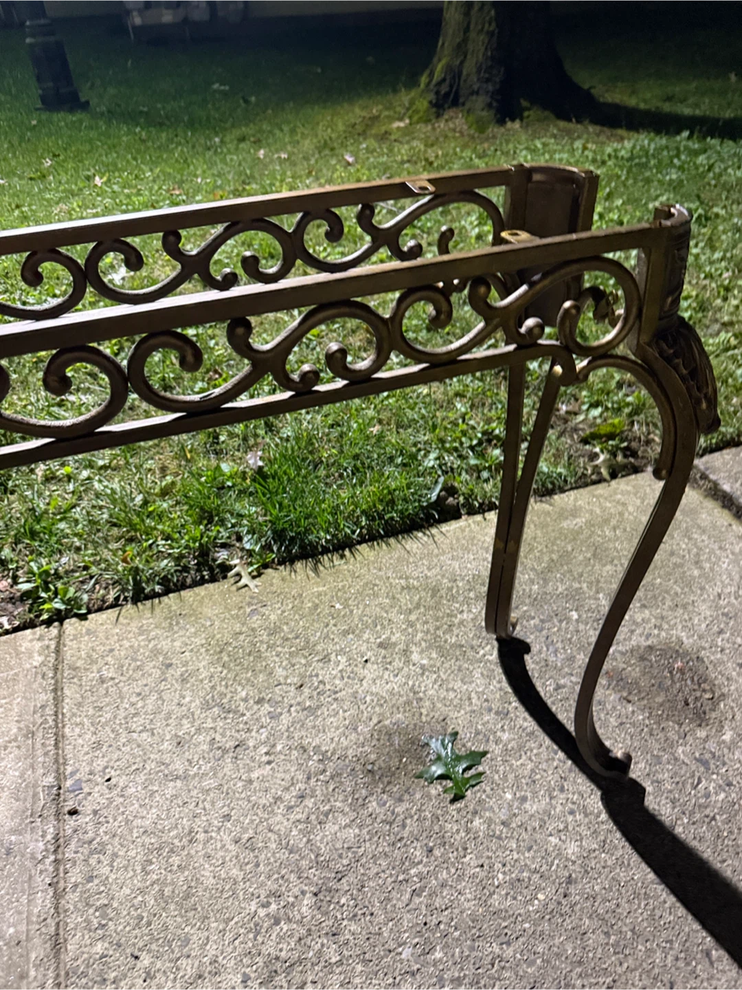 Ornate Metal Table Base - Gold Color - photo 4