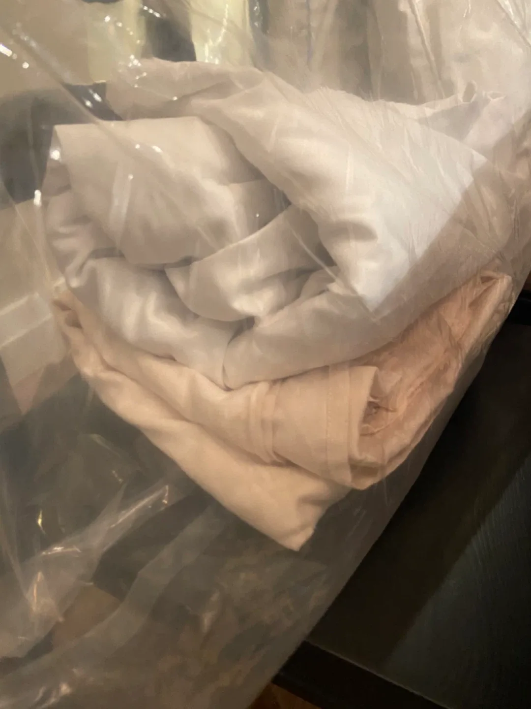 Pillows + Flat Sheet + Duvet Cover image indicator(2)