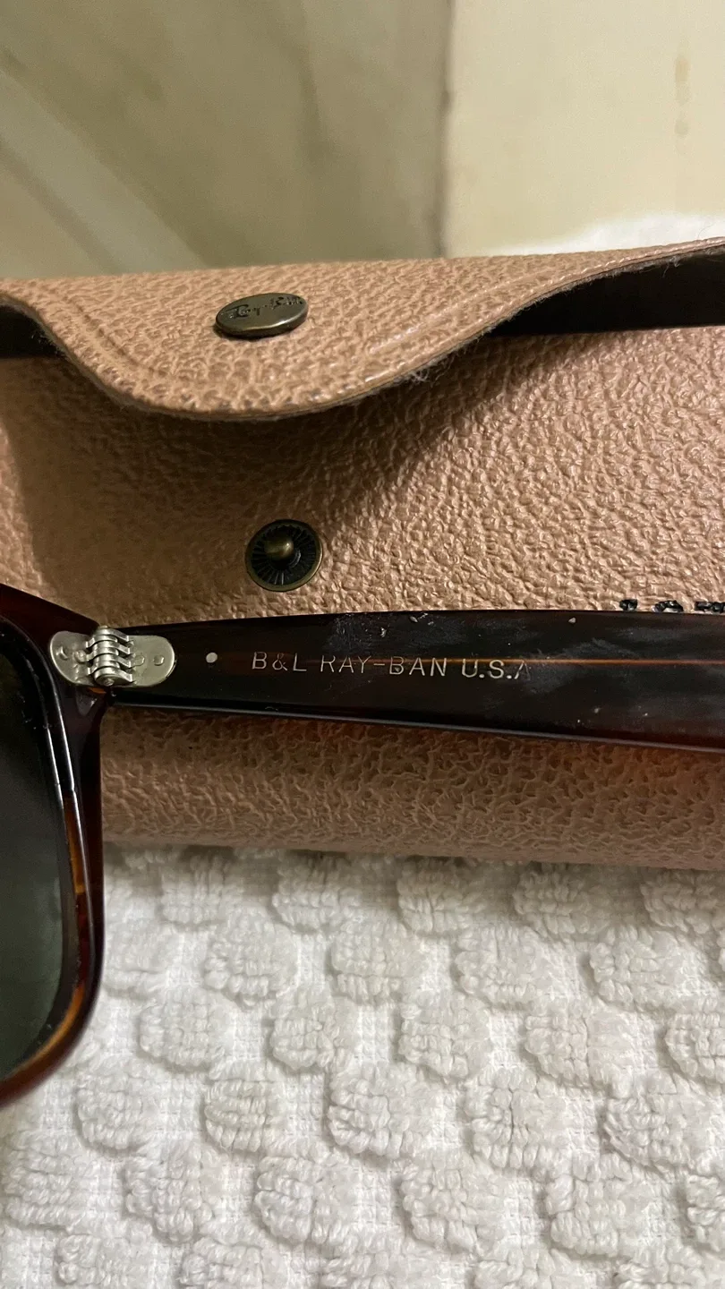 Ray-Ban Wayfarer Sunglasses image indicator(6)