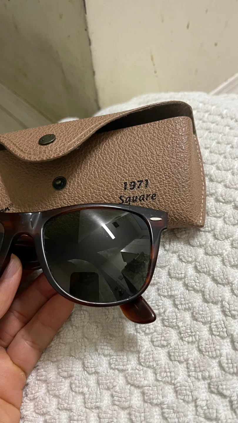 Ray-Ban Wayfarer Sunglasses image indicator(5)