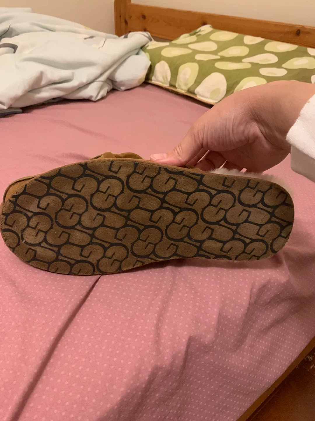 UGG Women's Slippers, Size 10 image indicator(2)