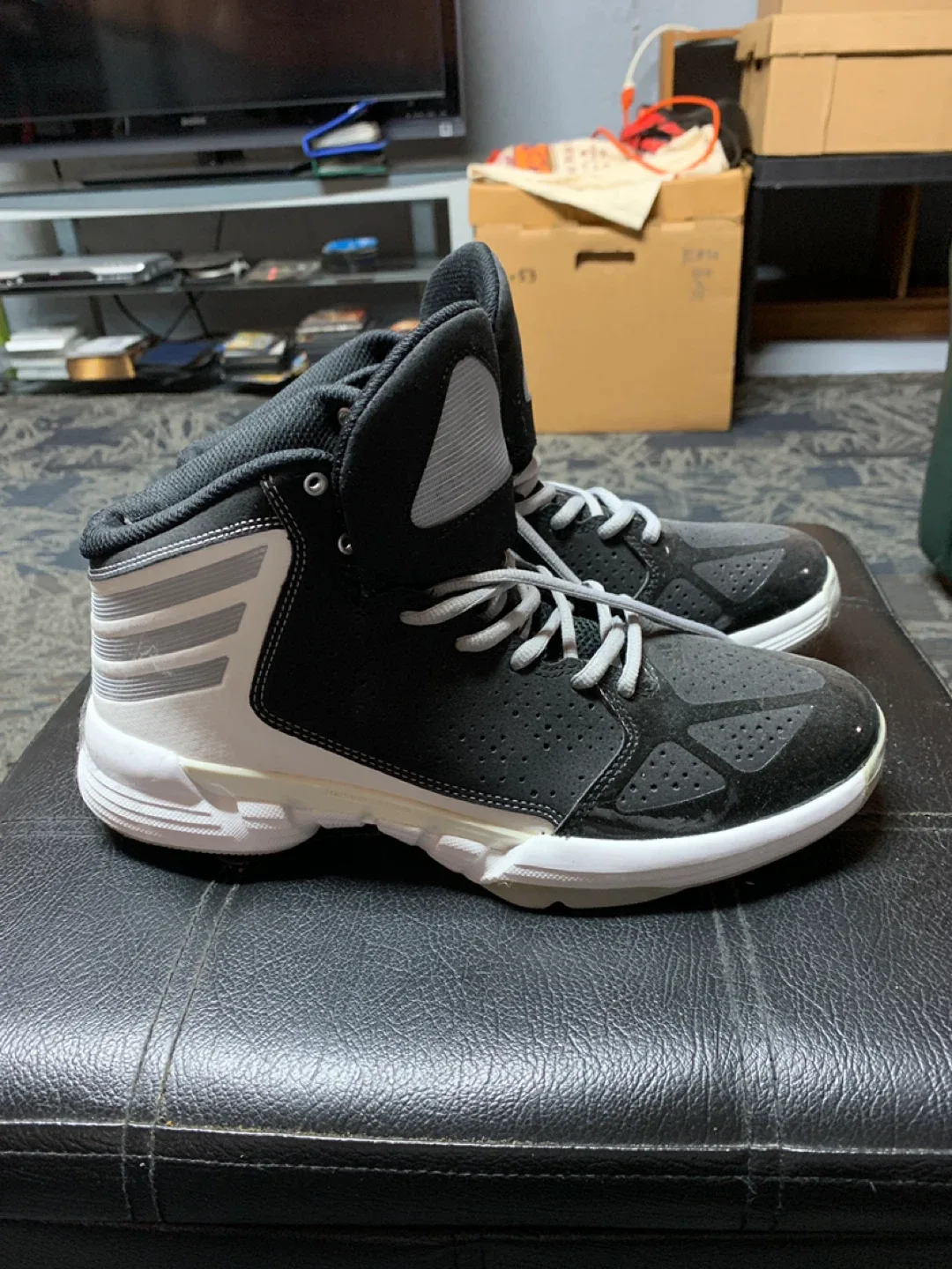 Adidas Basketball Shoes - Size 8 image indicator(2)