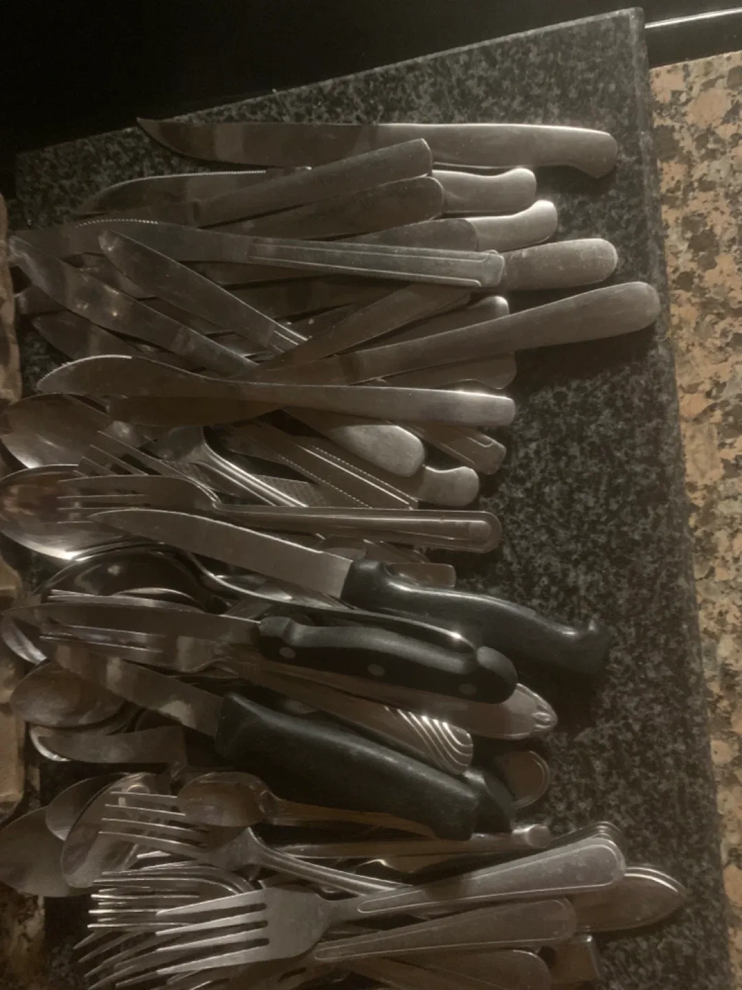 Assorted Kitchen Utensils image indicator(7)