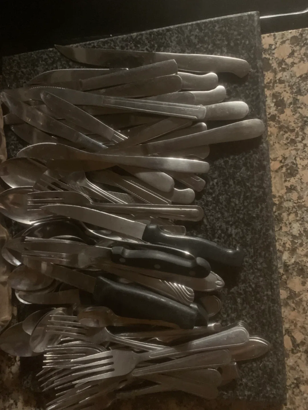 Assorted Kitchen Utensils image indicator(8)