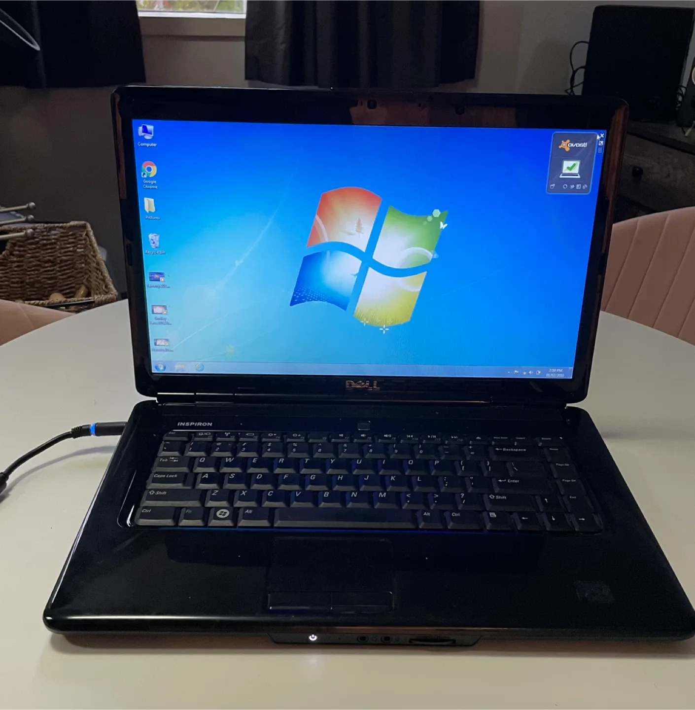 Dell Inspiron Laptop 17 inch thumbnail