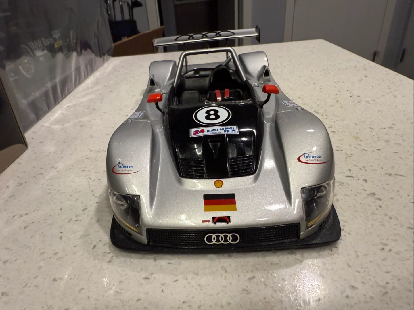 Maisto 1999 Audi R8R Le Mans 24 Hours LMP Racecar - photo 2