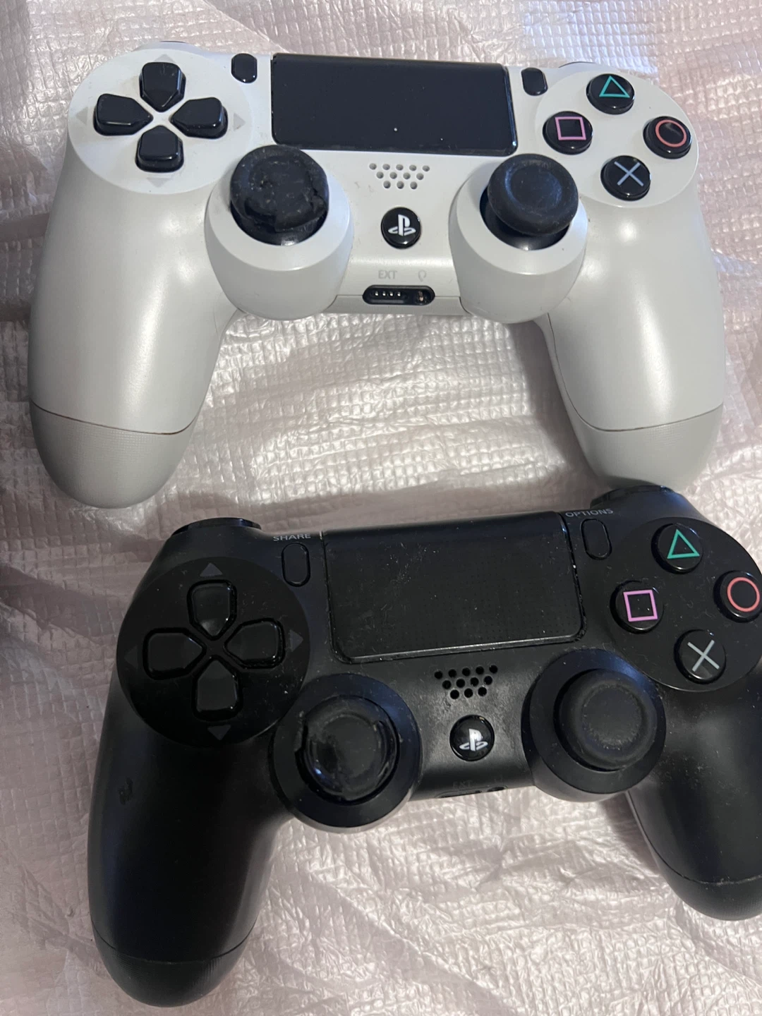 PlayStation 4 with 2 Controllers - photo 3