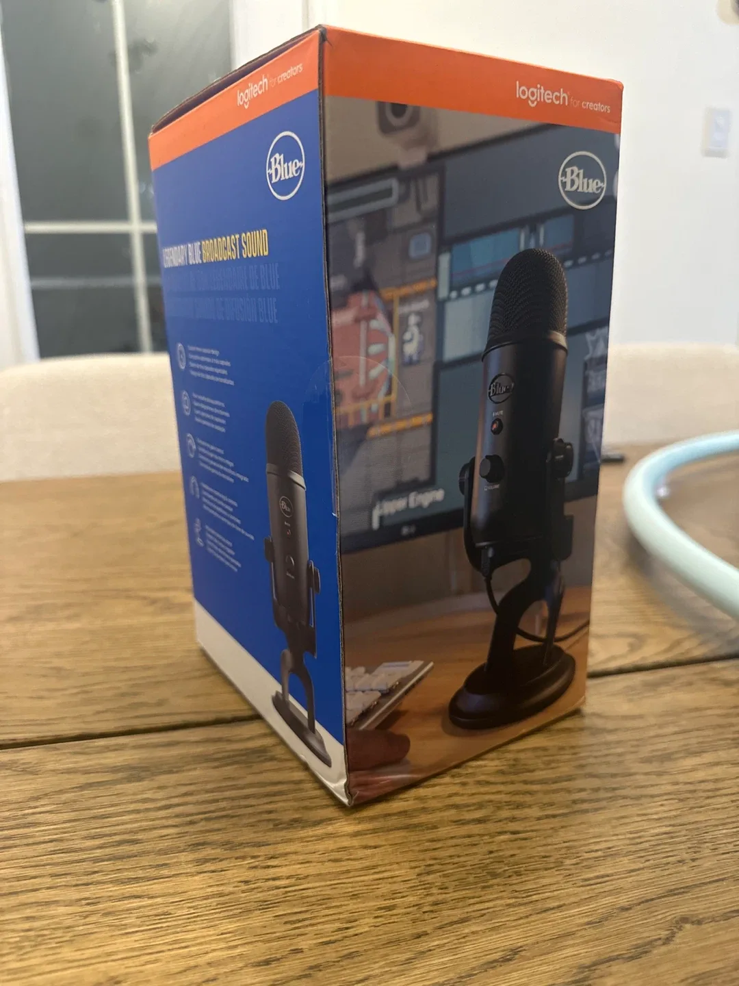 Blue Yeti Premium USB Microphone Black - New in Box! image indicator(2)