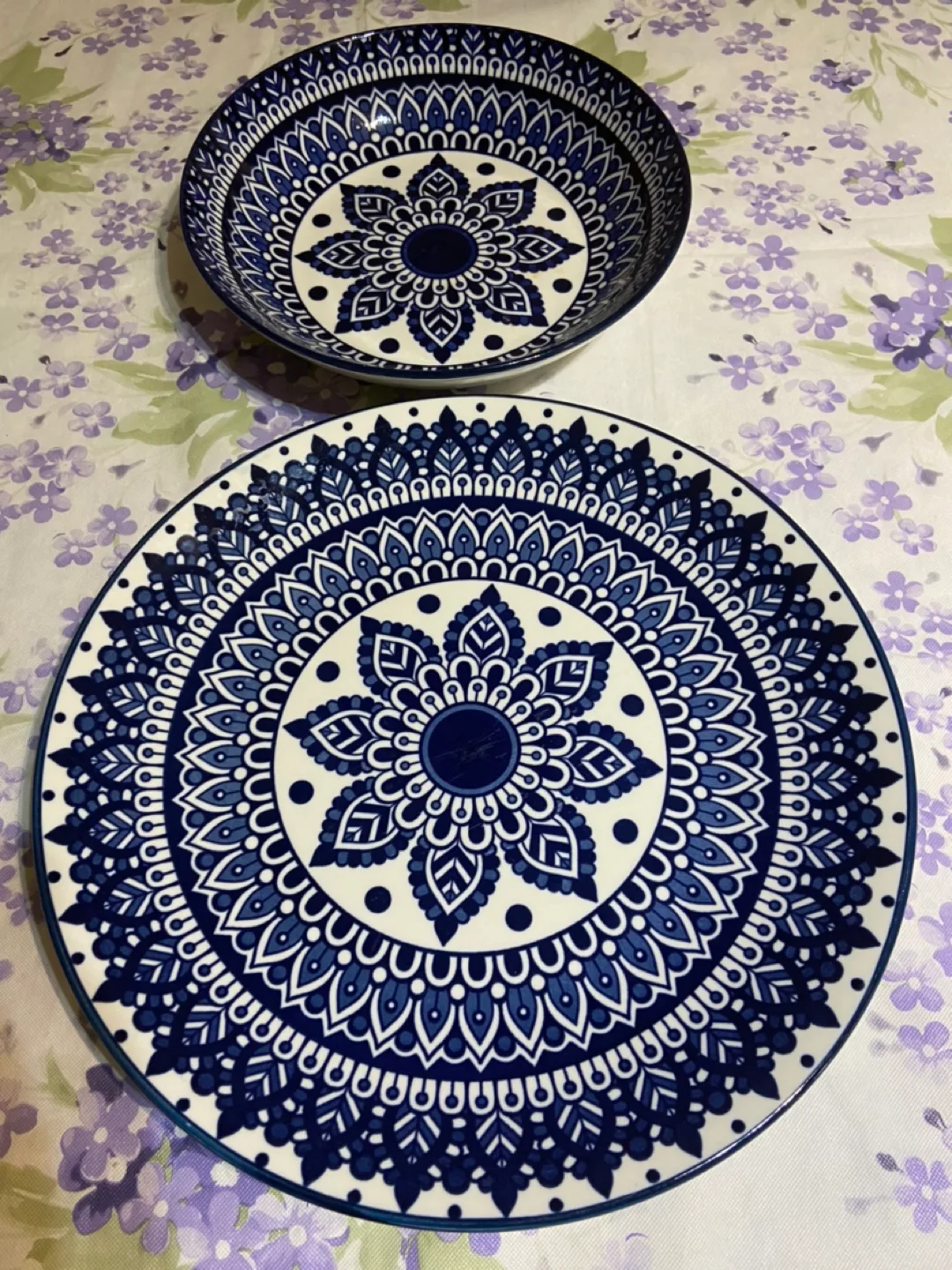 Plate and Bowl Set image indicator(4)