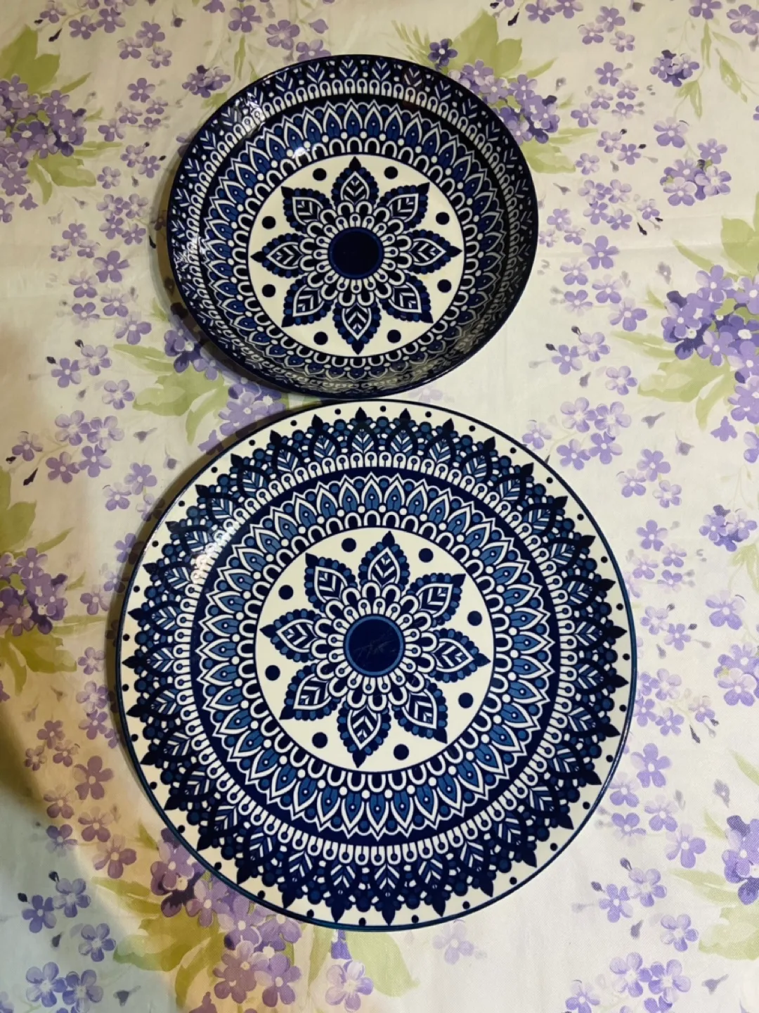 Plate and Bowl Set image indicator(3)