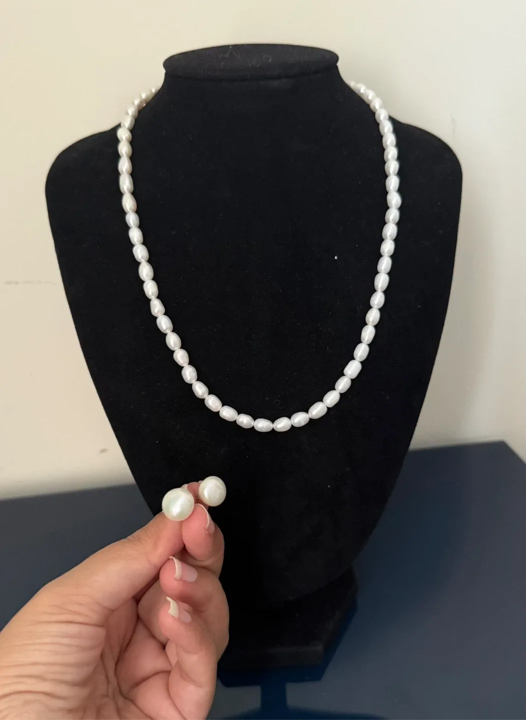 Pearl Necklace & Stud Earring Set : Off White image indicator(3)
