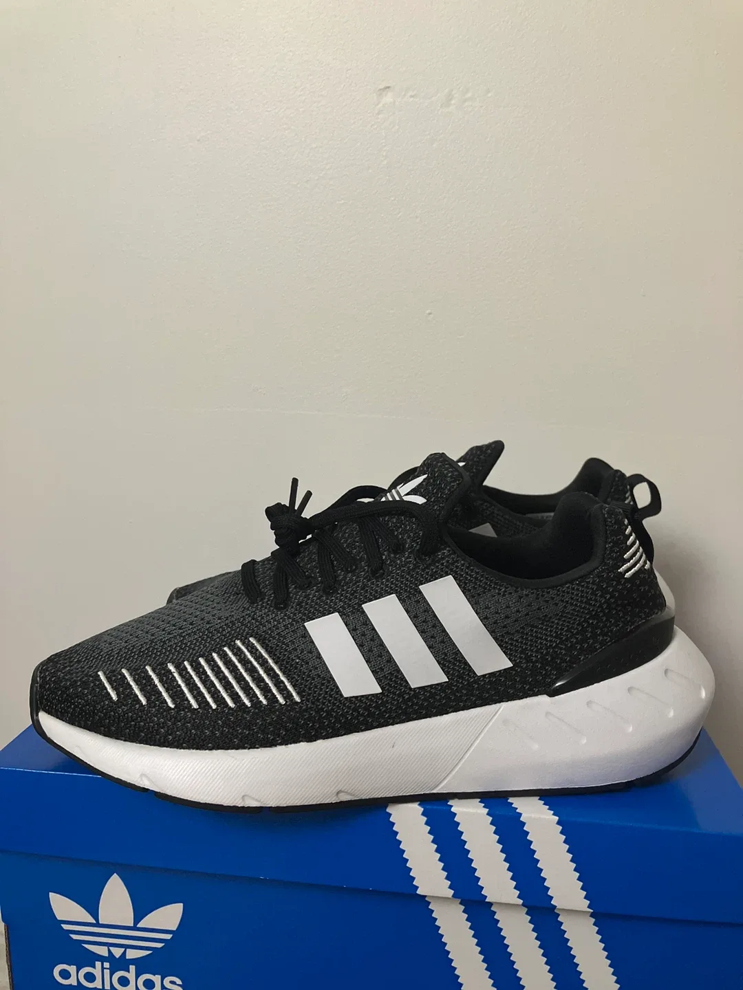 Adidas Swift Run 22 W Women's Shoes - Size 7 image indicator(2)