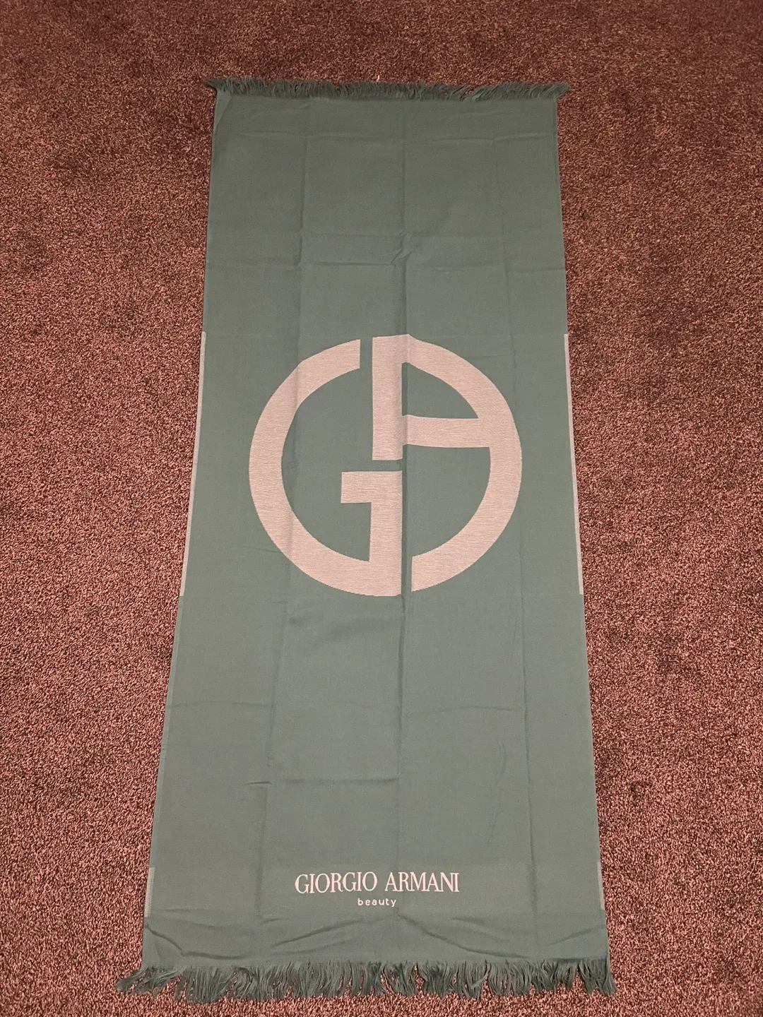 Giorgio Armani Beauty throw blanket image indicator(2)