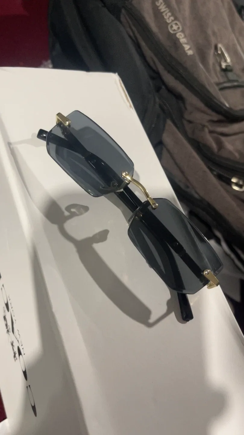 Cool sunglasses thumbnail
