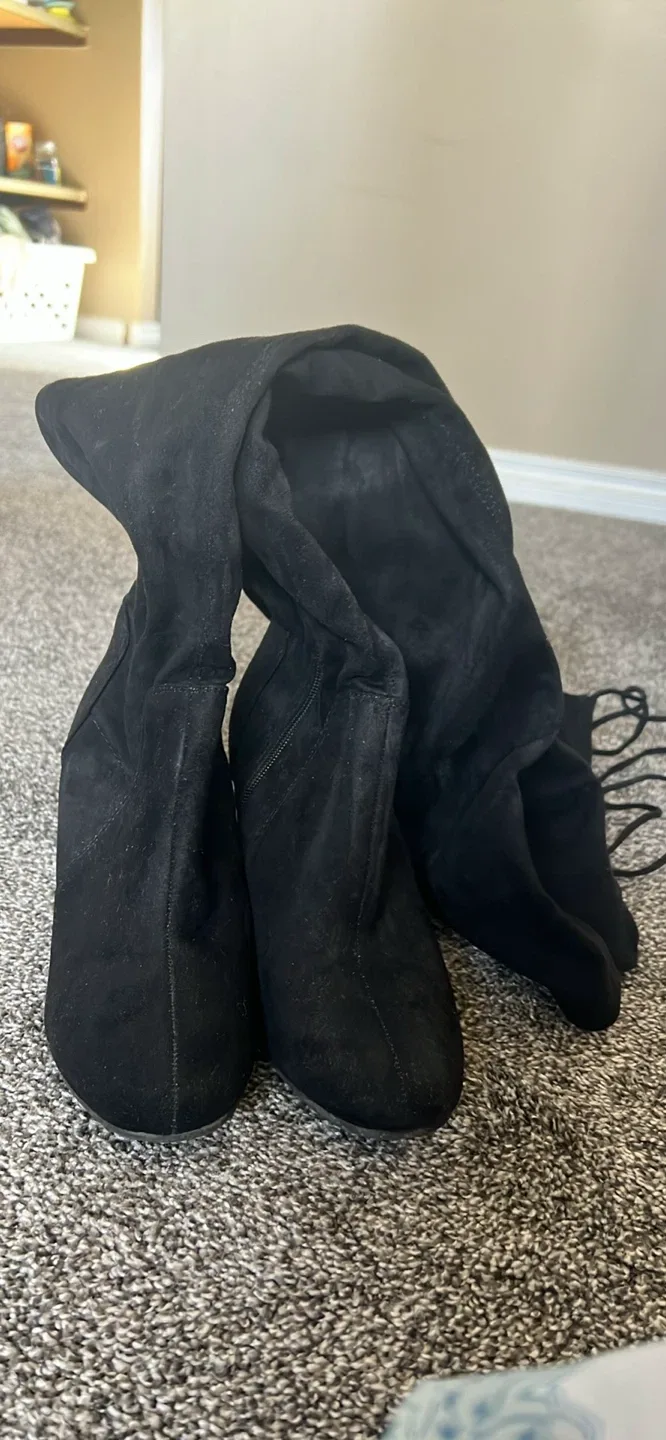 Boots for sale image indicator(2)