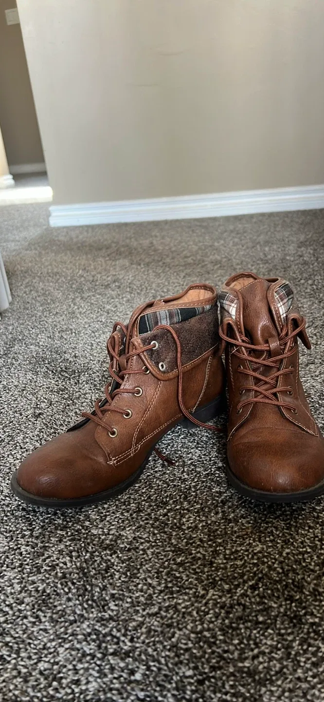 Boots for sale image indicator(3)