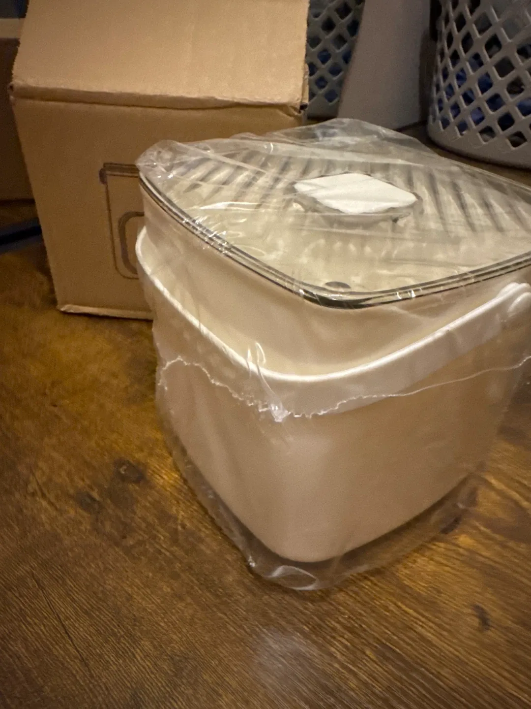 Ice Bucket with Tongs and Ice Cube Tray thumbnail