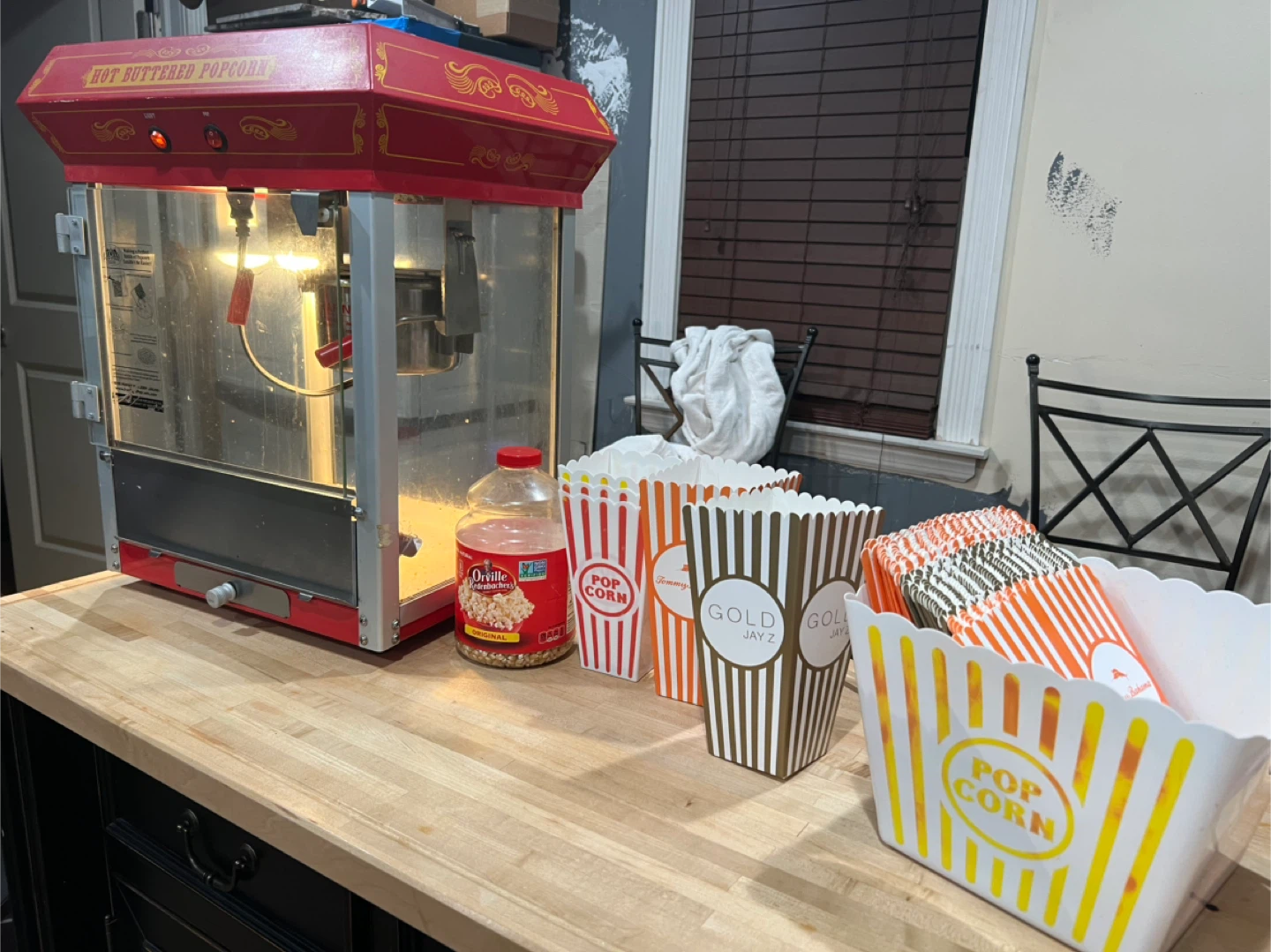 Hot Buttered Popcorn Machine - photo 2