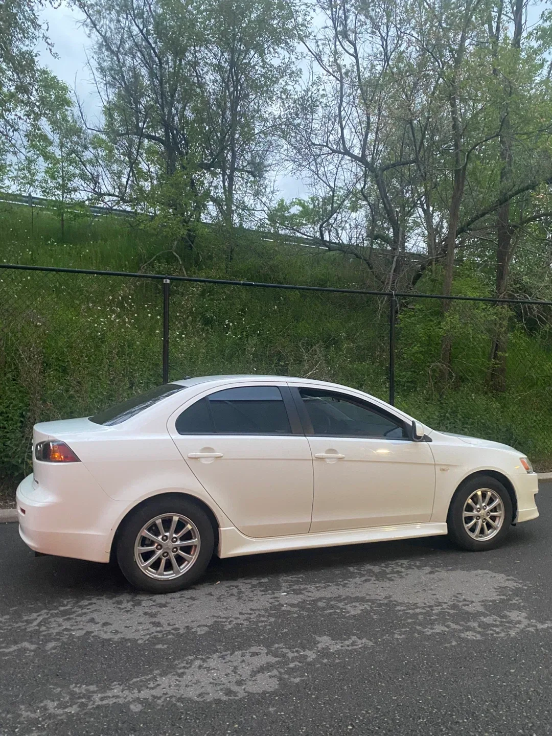 2011 Mitsubishi Lancer ES Manual thumbnail