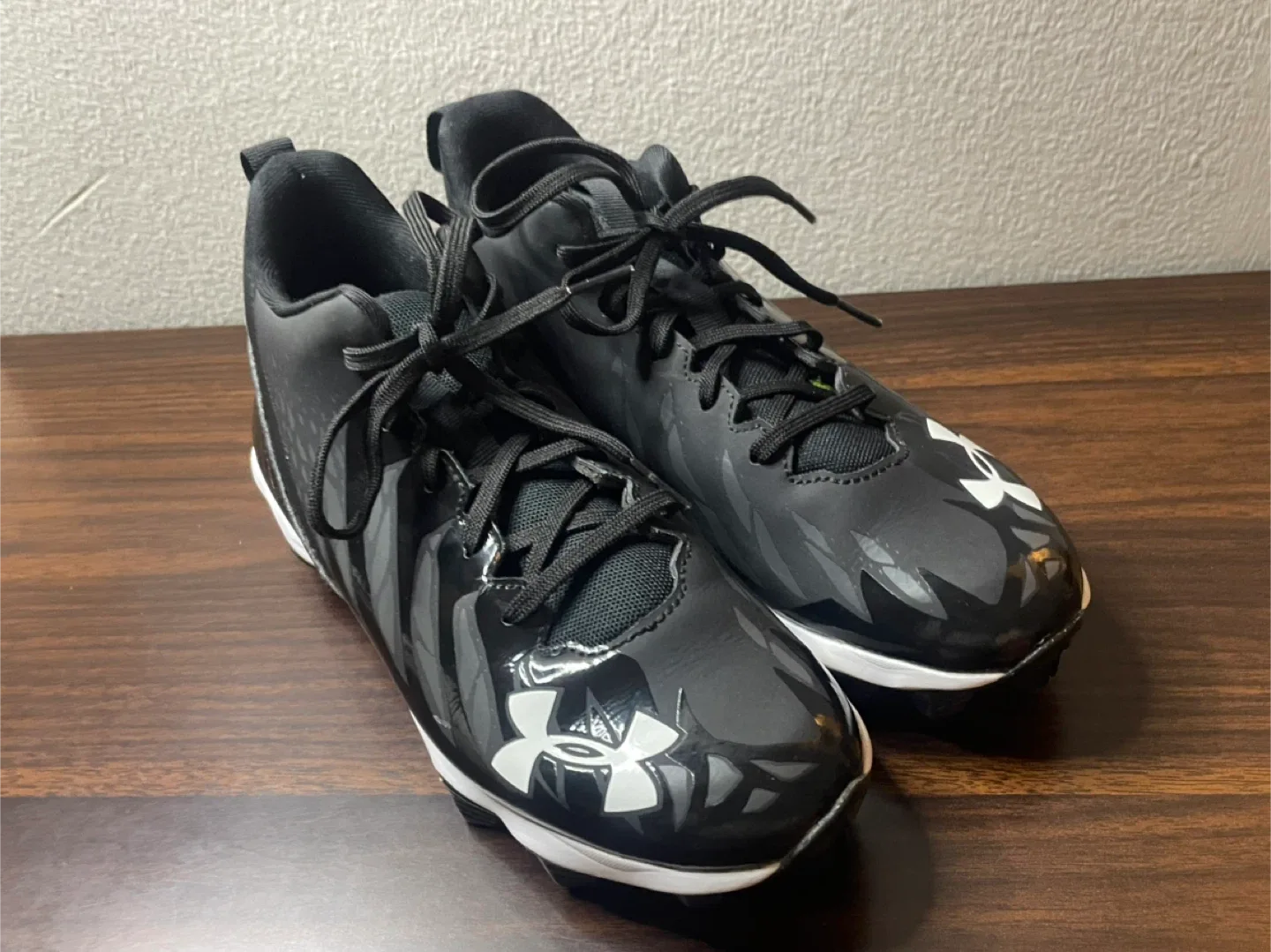 Under Armour Youth Soccer Cleats – Size 4.5Y (good Condition) image indicator(3)