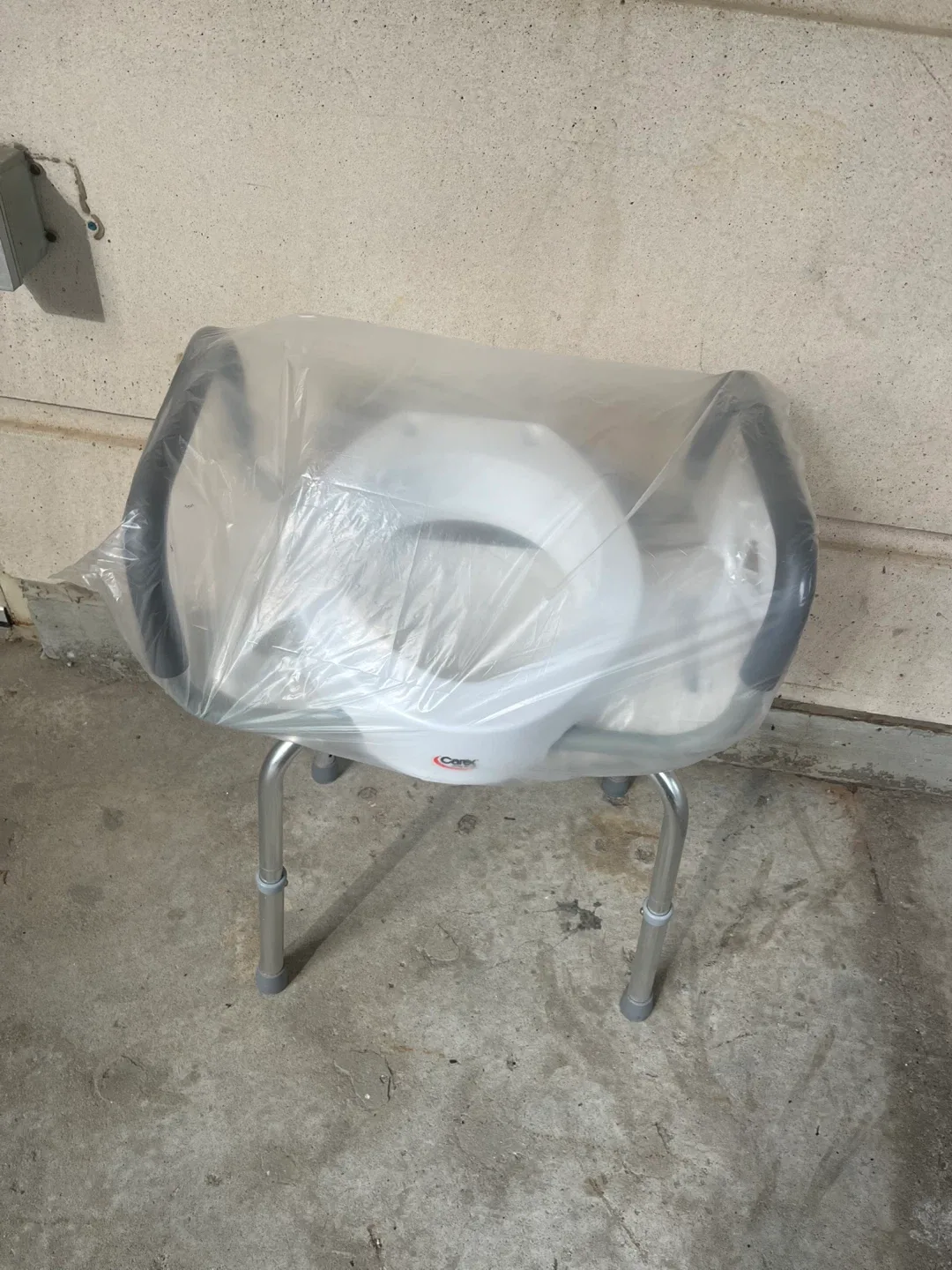 New Shower Chair with Back and Arms image indicator(6)