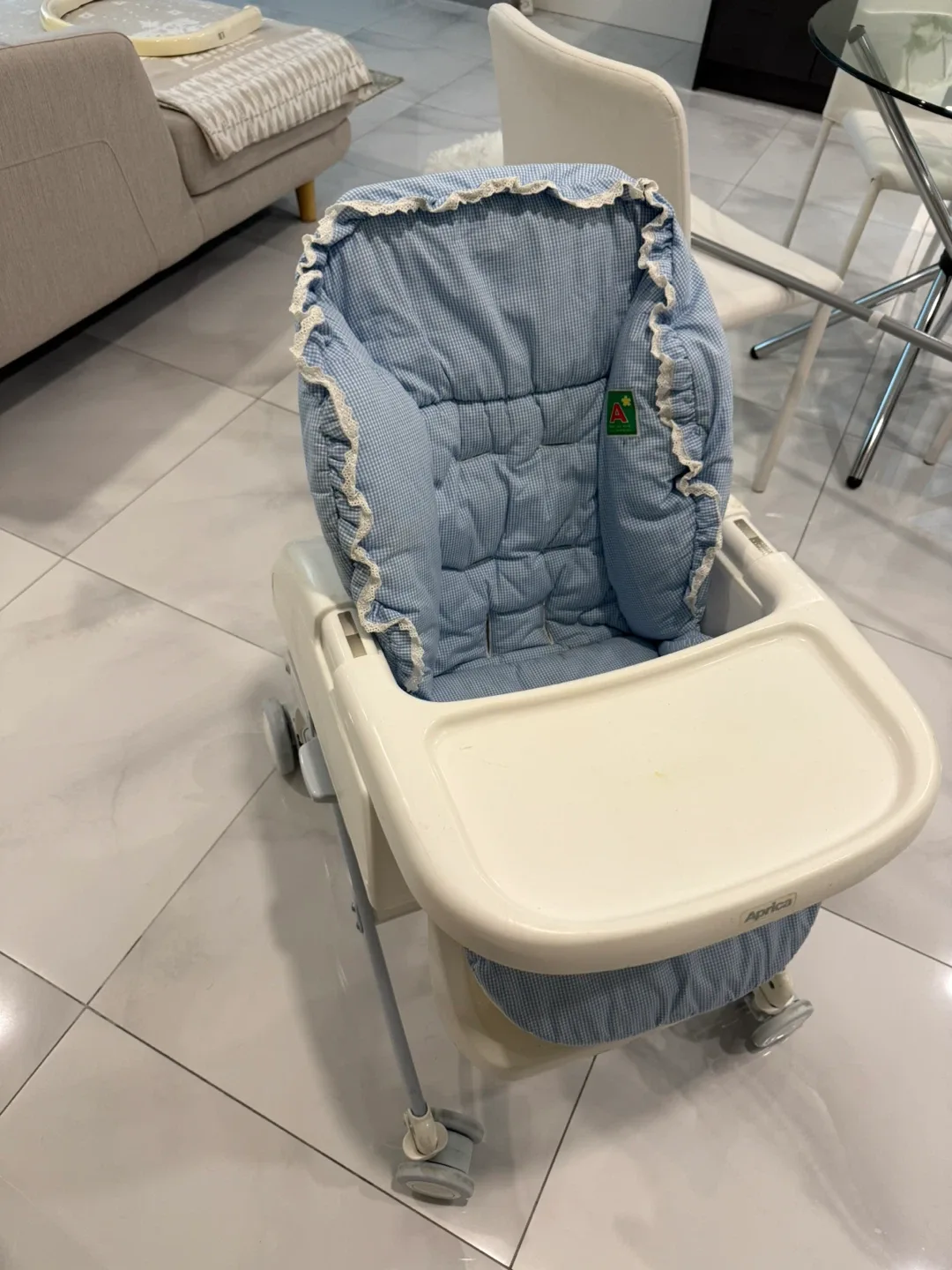 Aprica High Chair and bed - Blue & White image indicator(3)