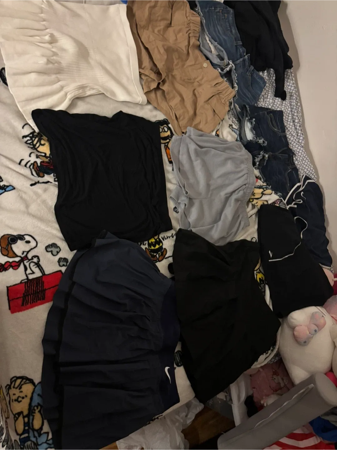 Assorted Women's Clothing Bundle image indicator(6)