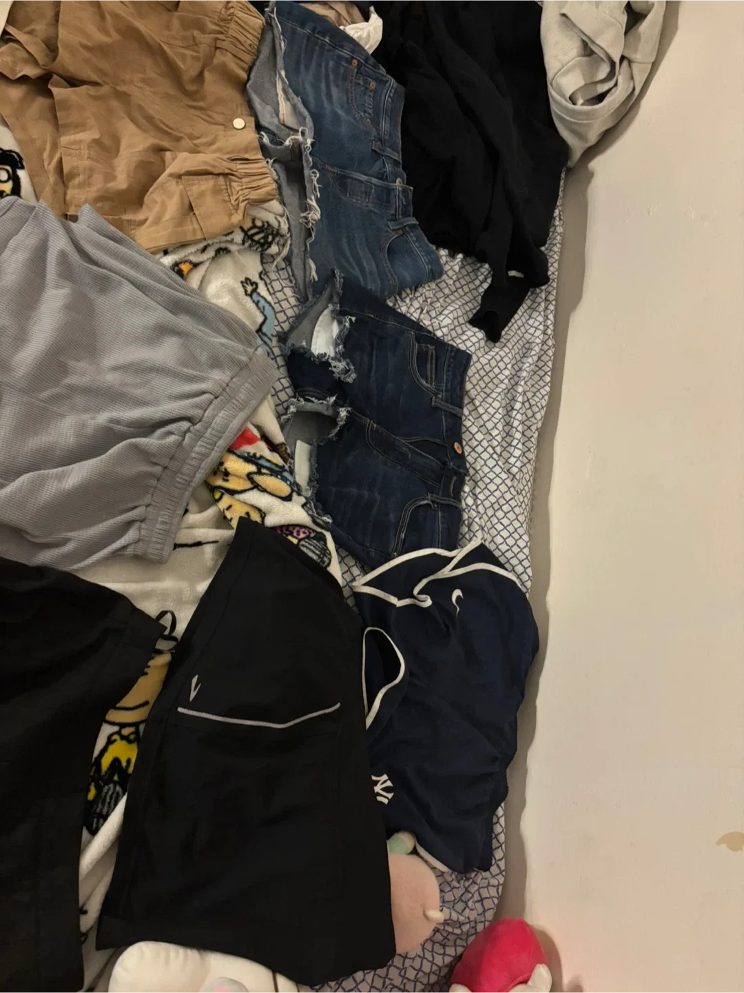 Assorted Women's Clothing Bundle image indicator(7)