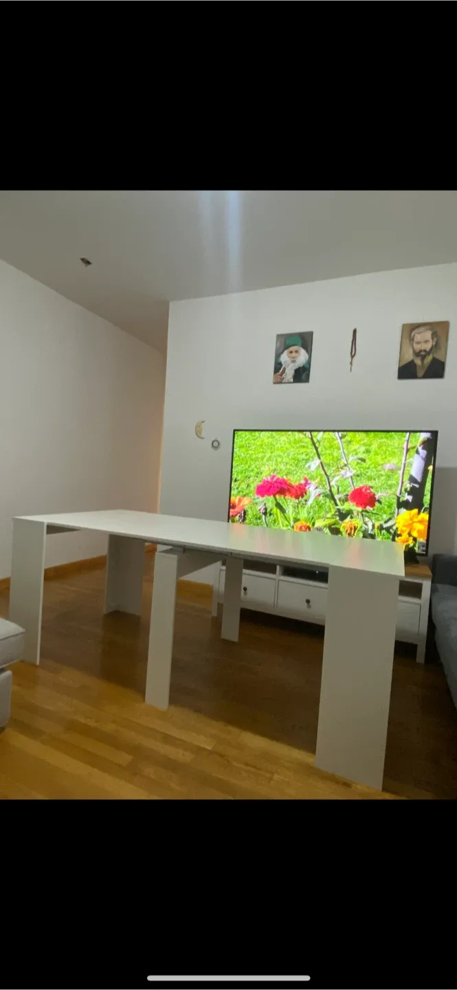 Extendable White Dining Table image indicator(4)