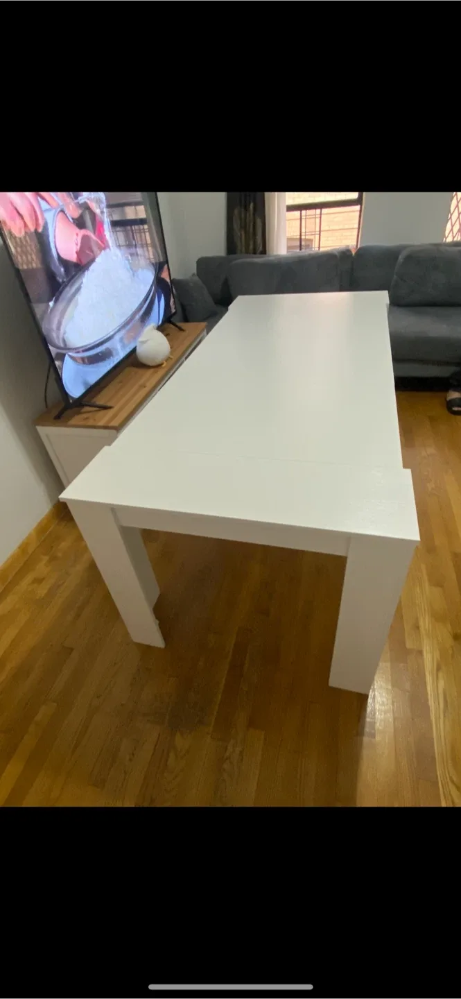 Extendable White Dining Table image indicator(3)