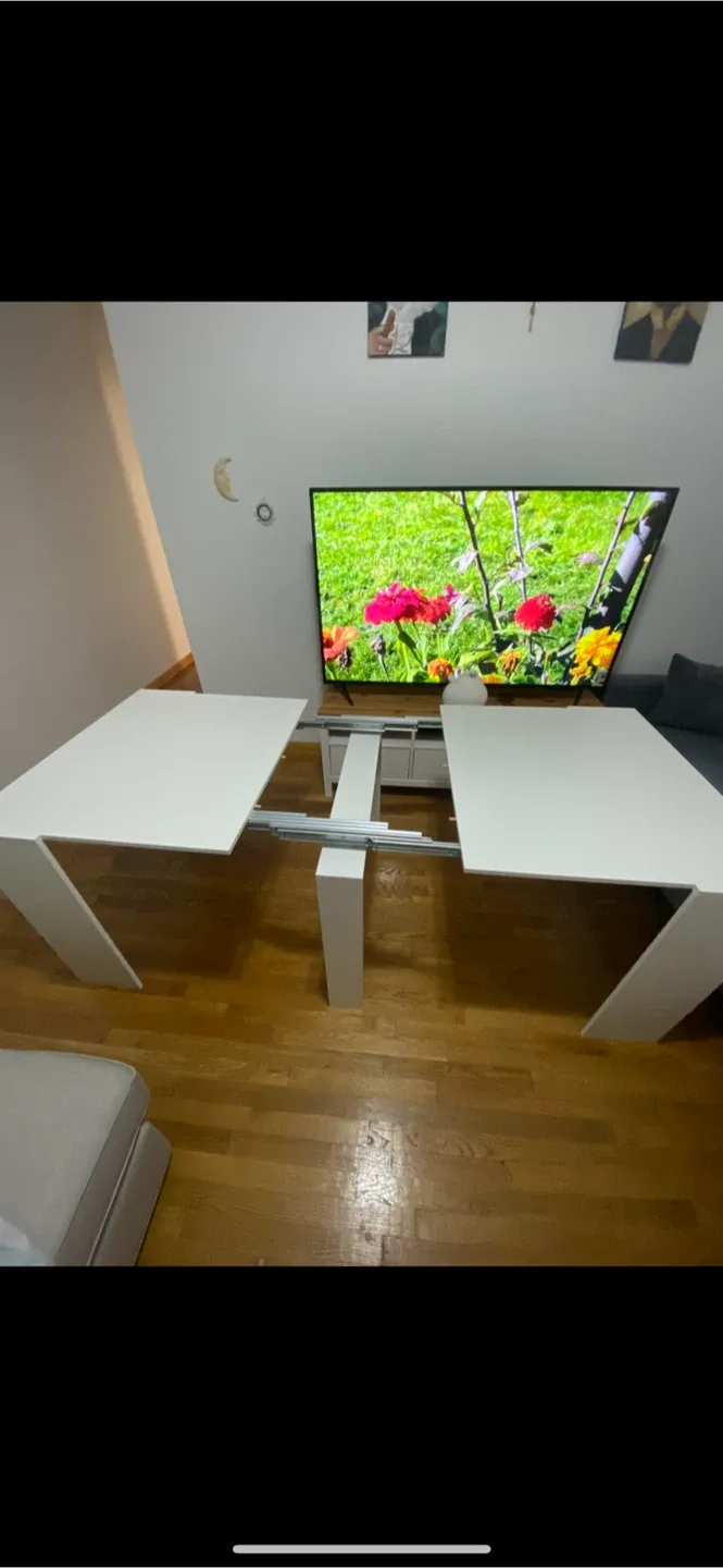 Extendable White Dining Table image indicator(2)