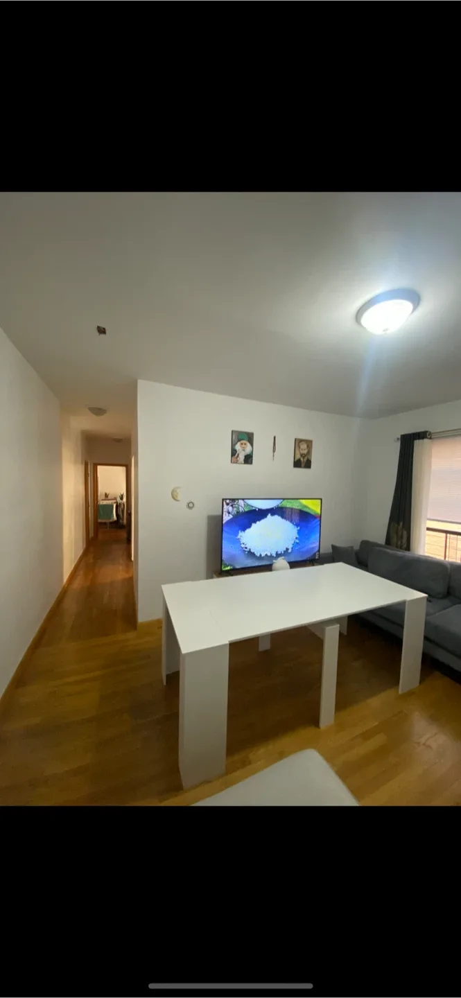 Extendable White Dining Table image indicator(6)