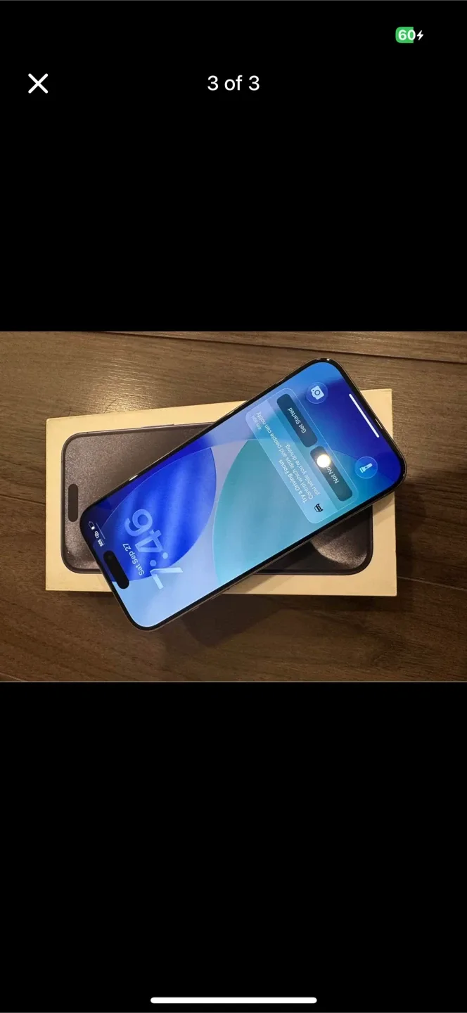 iPhone 15 Pro - Natural Titanium image indicator(2)