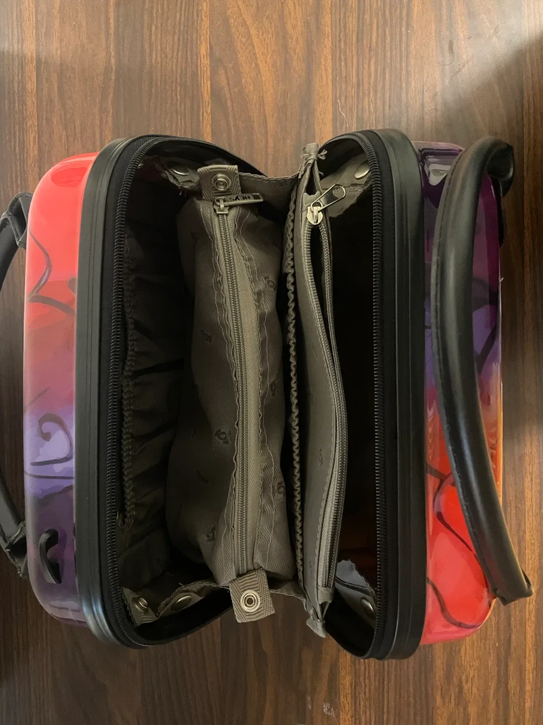 Heys Bellezza Hard Train Case Cosmetic Bag with Strap image indicator(3)