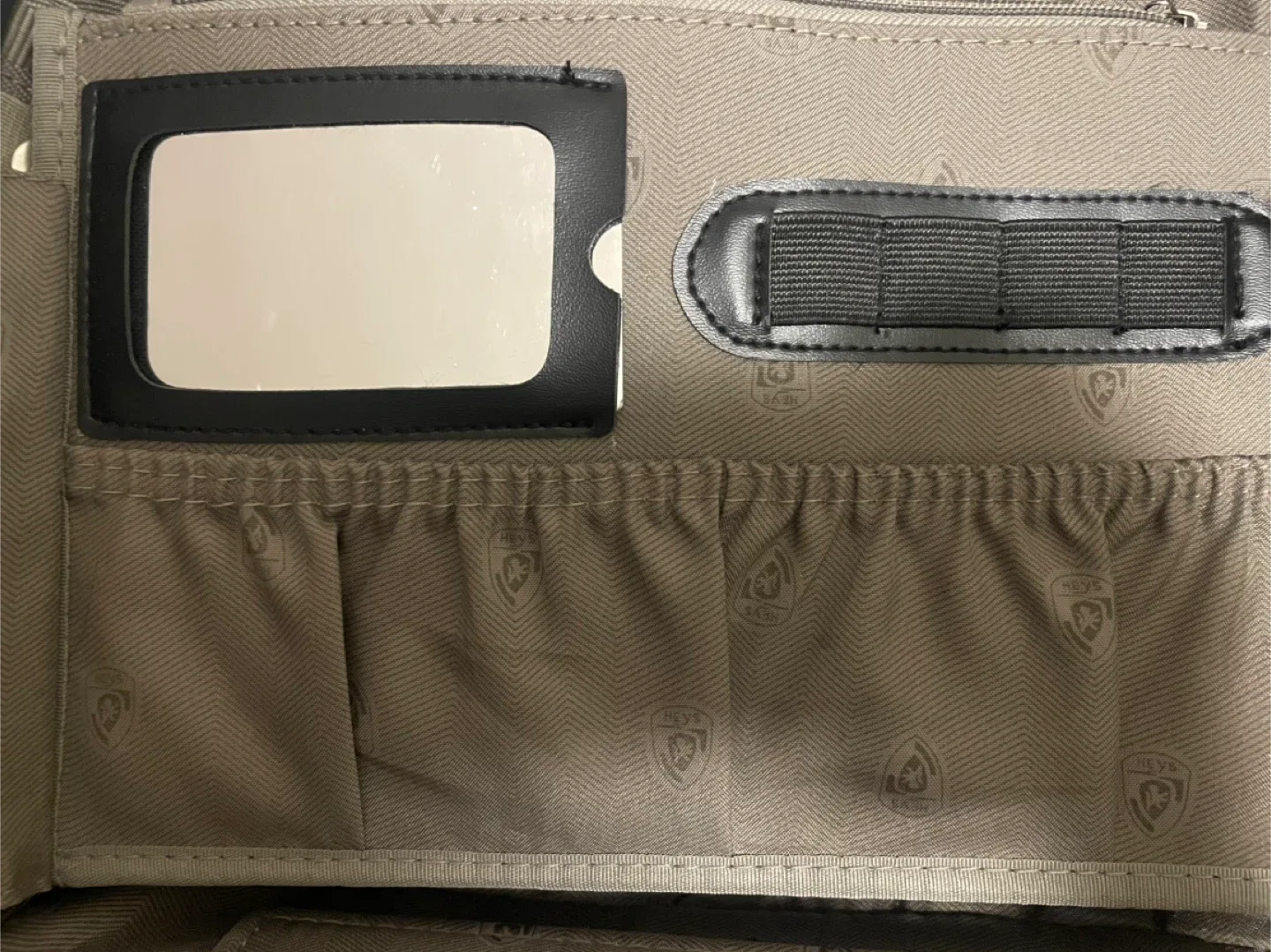 Heys Bellezza Hard Train Case Cosmetic Bag with Strap image indicator(6)