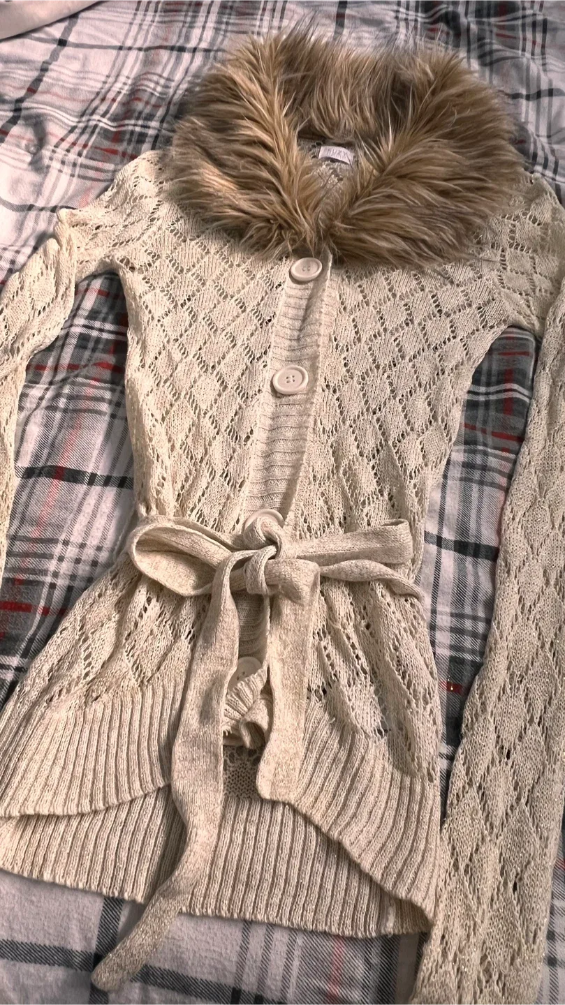 Suzy Shier Cardigan image indicator(3)