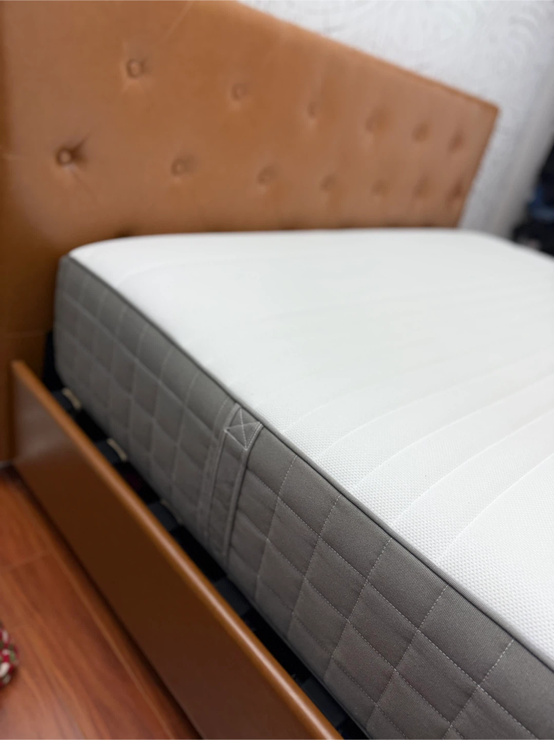 IKEA QUEEN MATTRESS - photo 3