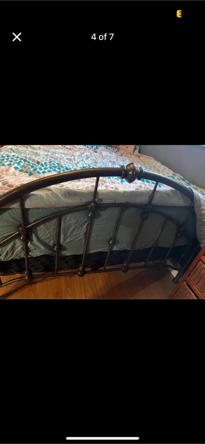 Metal Bed Frame - Queen image indicator(4)