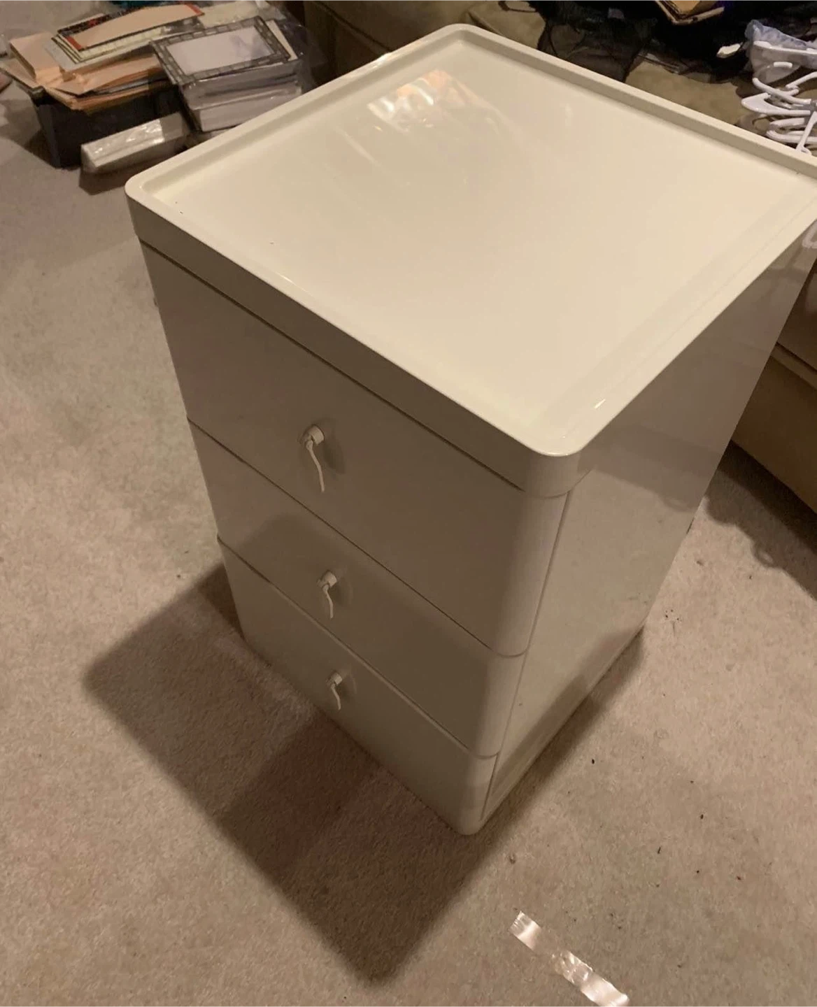 2 White Vintage 3-Drawer Bedside Table - photo 2