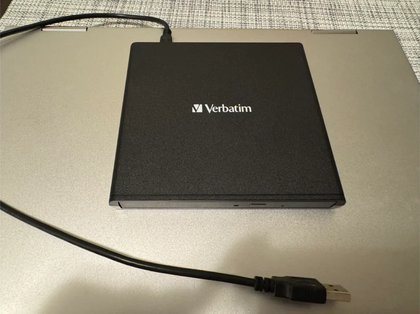 Dell Inspiron 7506 2n1 Laptop image indicator(7)