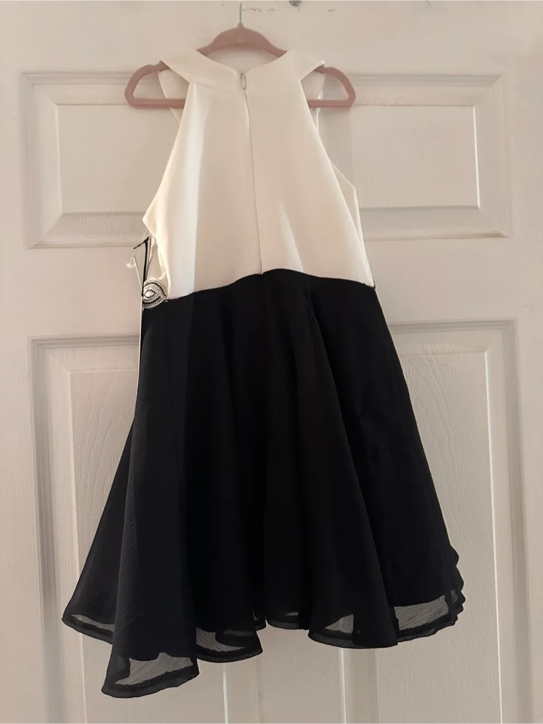 Black & White Dress - Size 7 image indicator(4)
