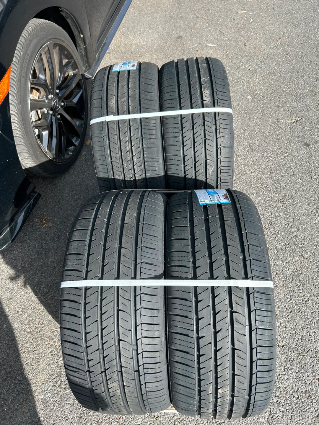 Evoluxx Capricorn UHP 215/40R17 XL Tires - Set of 4 - photo 2