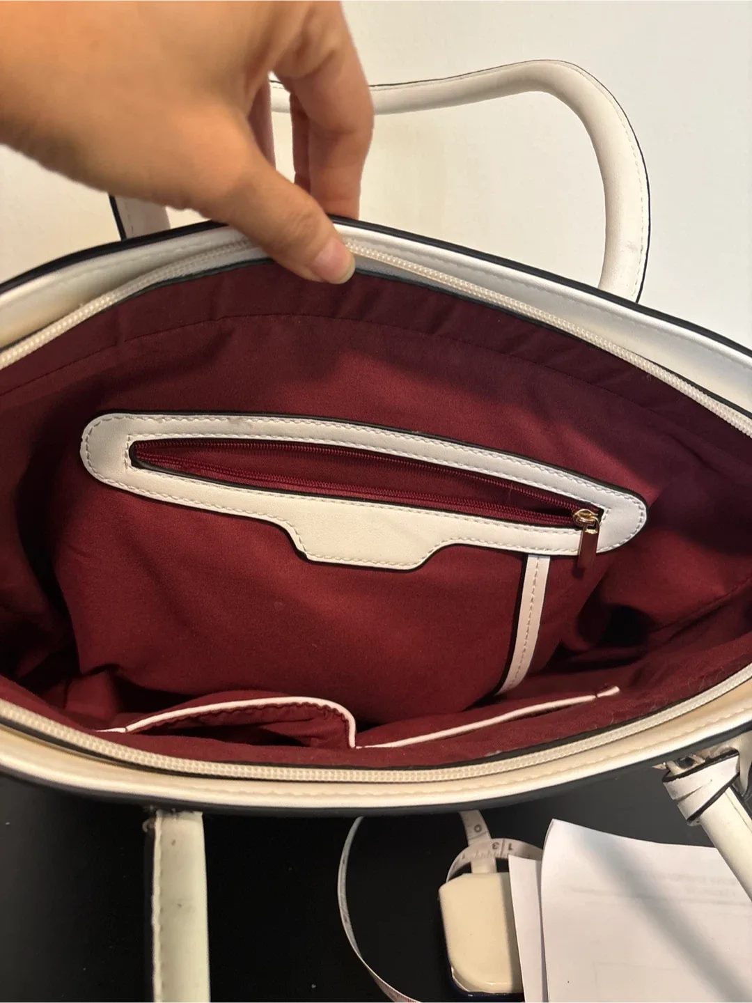 White Leather Tote Bag image indicator(4)