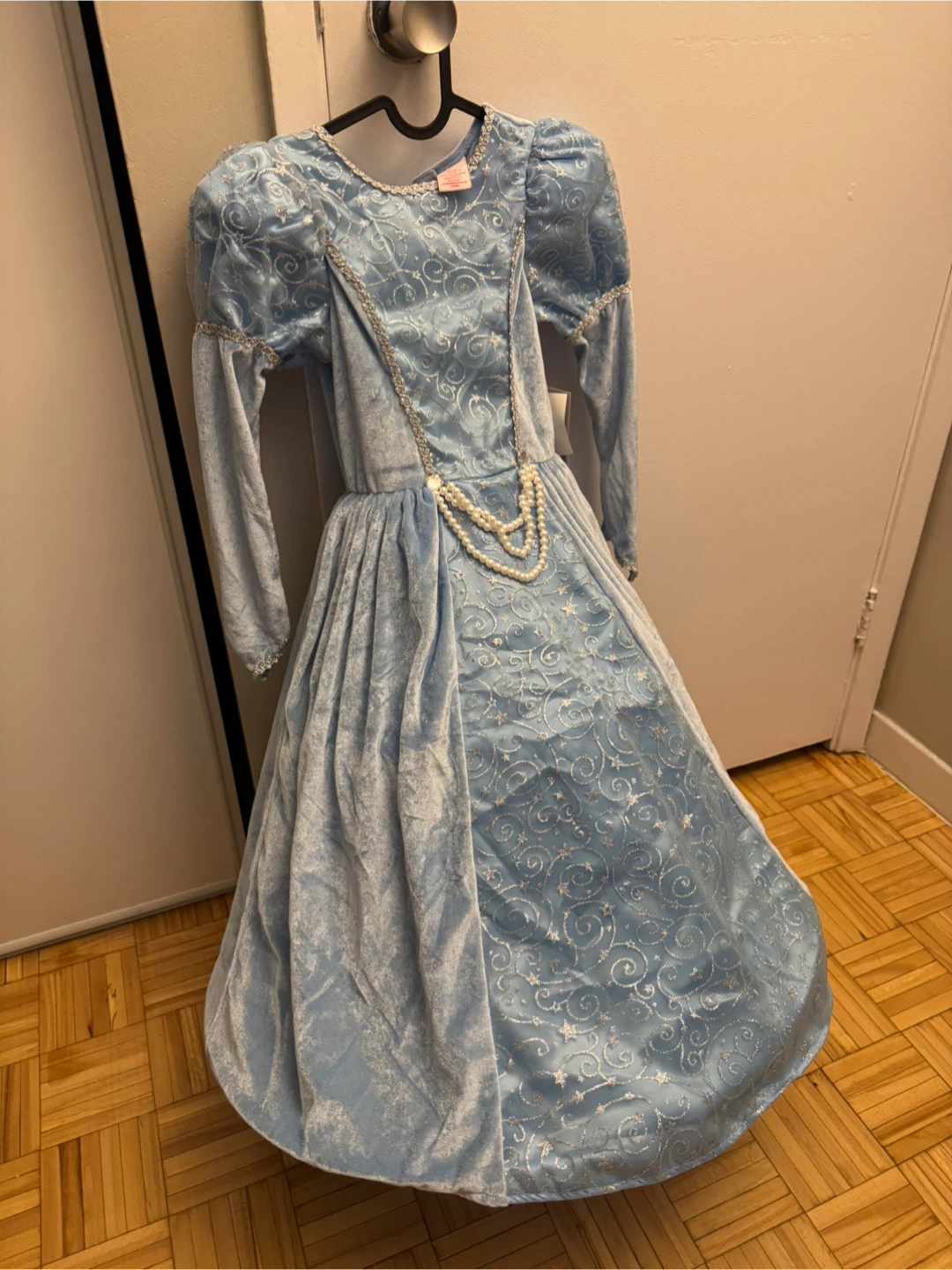Princess Dress with Cape - Size 5/6 - photo 4