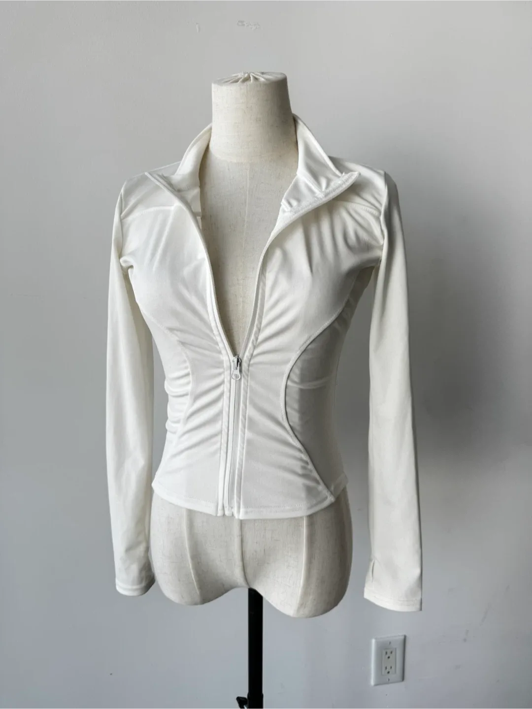 White Zip-Up Jacket - size XS/S thumbnail