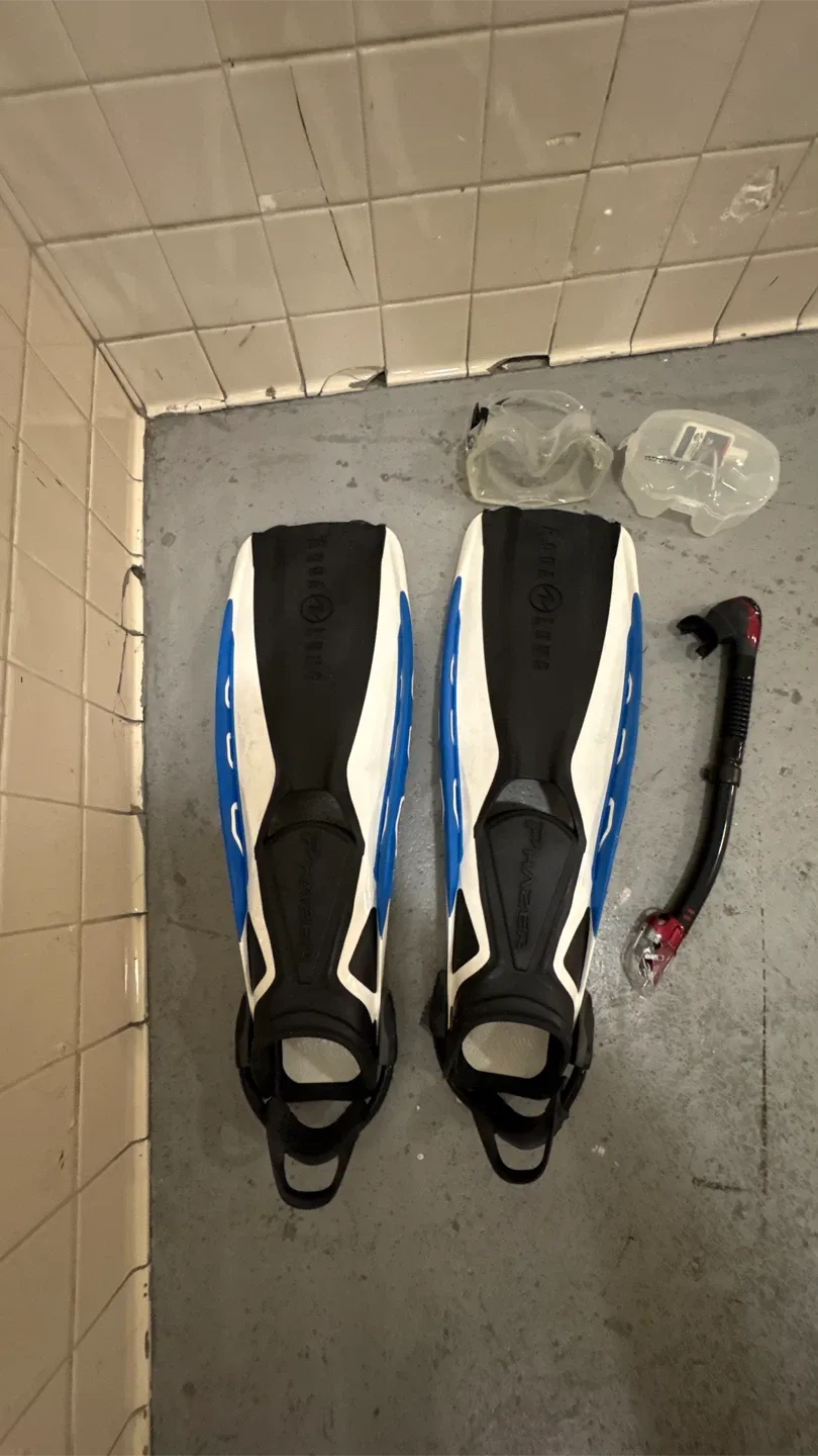 Aqua Lung Snorkeling Set - Fins, Mask, Snorkel thumbnail