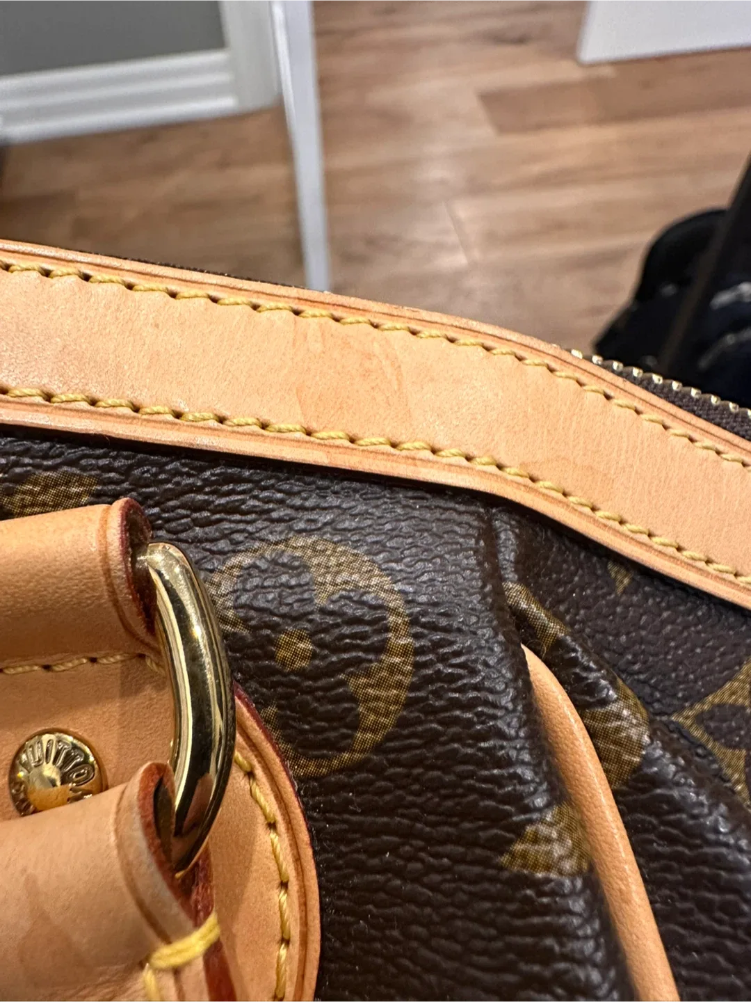 Authenticated Louis Vuitton PM Tivoli image indicator(9)