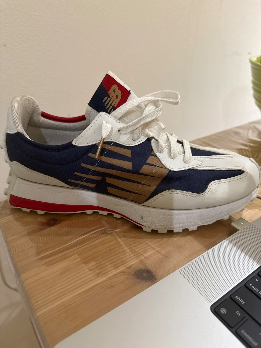 New Balance 327 Sneakers