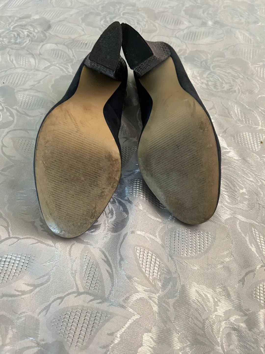 Kate & Mel navy Suede Heels image indicator(5)