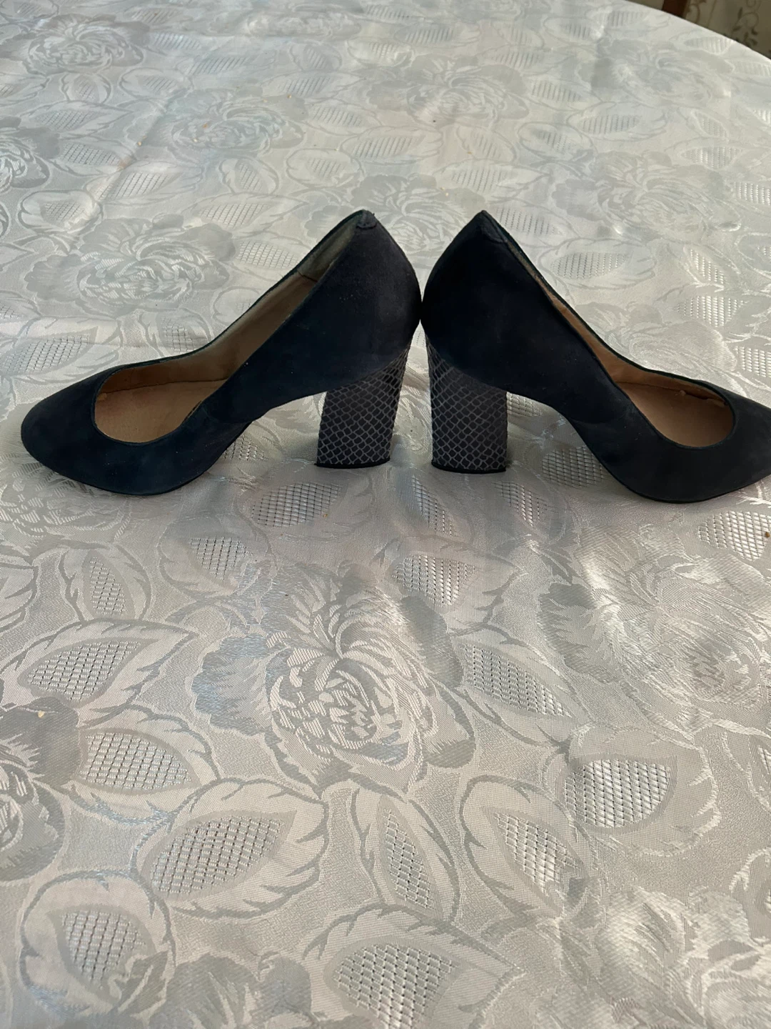 Kate & Mel navy Suede Heels - photo 3
